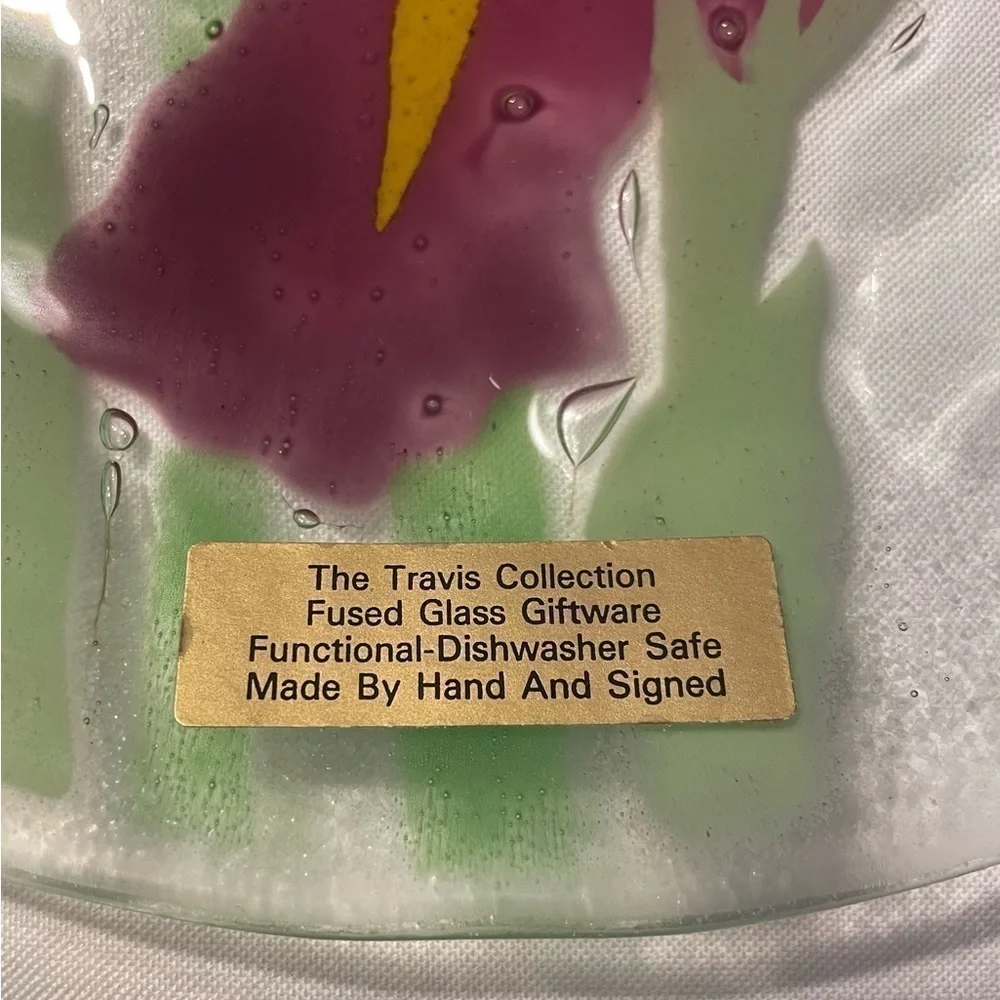 NWT Fused Glass Iris plate Signed - Travis 1988  Approx. 10”